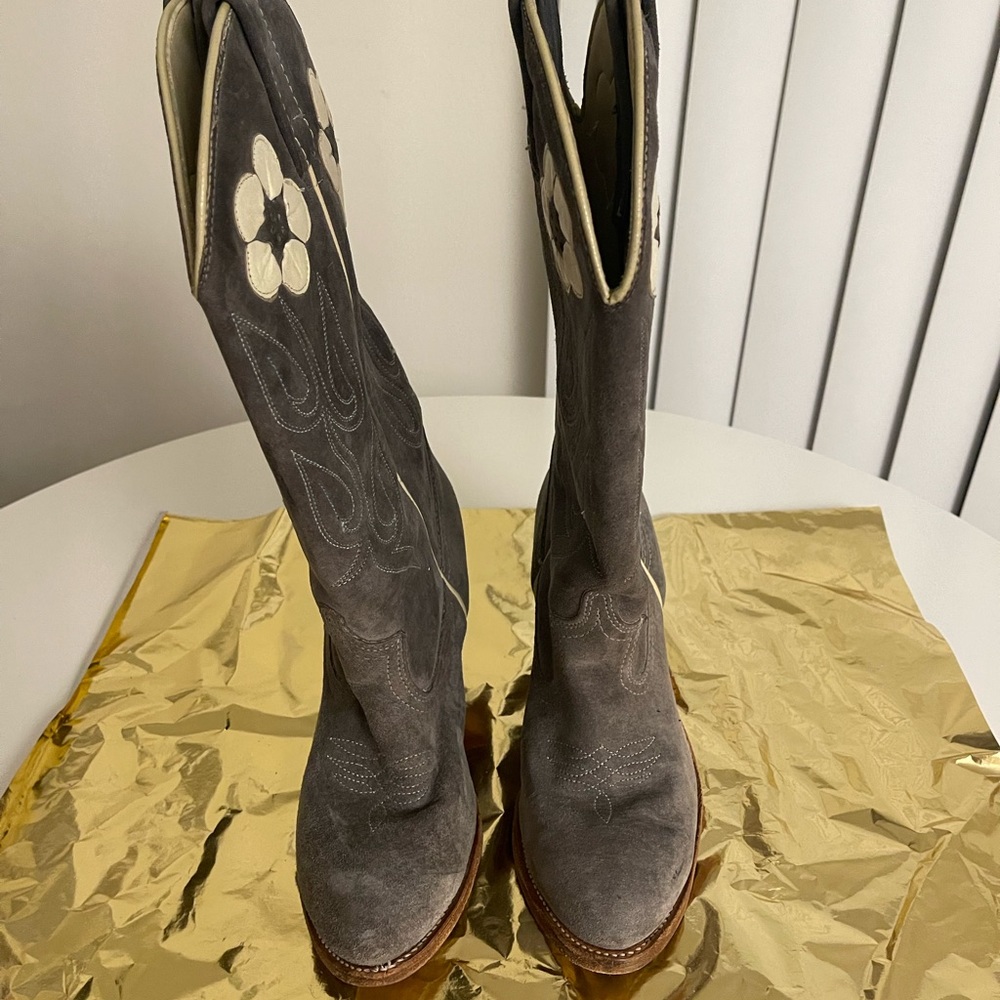 VINTAGE ACME Grey Suede Daisy Western Boots Size 8 - Picture 3 of 8